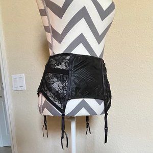 Saki Silver by Diana Bara Black Faux Leather and Lace Garter Belt Size M